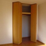 収納たっぷりのクローゼット(寝室)